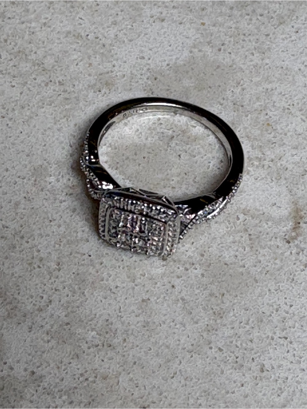 Sterling Silver Square Halo Diamond Accent Ring - White size 6.5 item H4